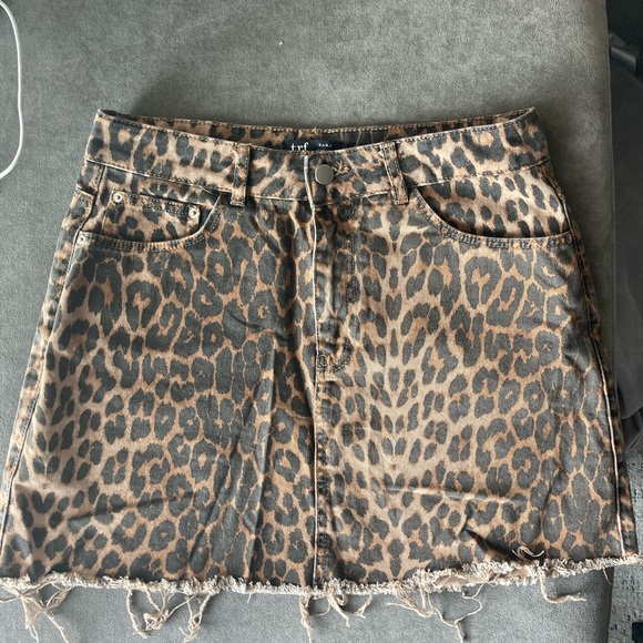 Zara Leopard Denim Skirt - Picture 2 of 4